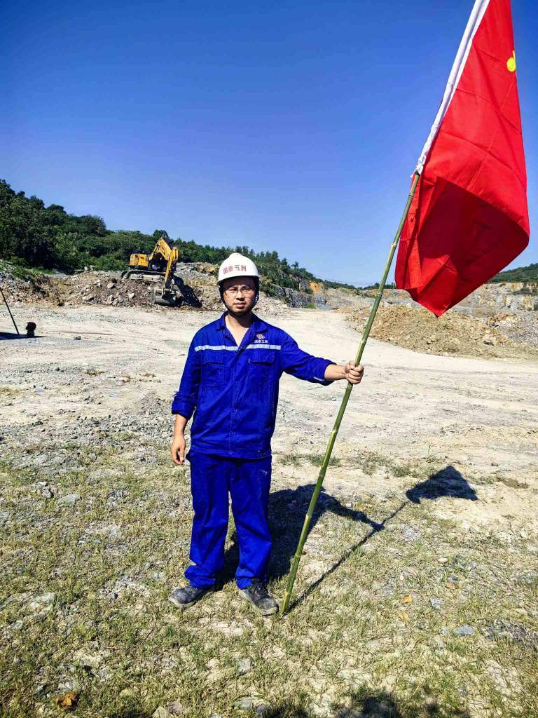 “领证”时刻——肖国喜：以爆破专业证书守护工程安全​